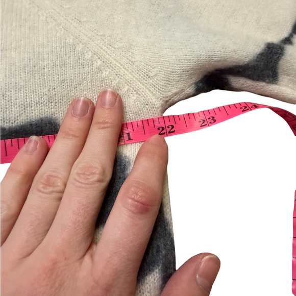 ✨🖤 360 Cashmere Oversized Skull Tie Dye Cashmere Sweater XS 🖤✨ - Picture 6 of 8